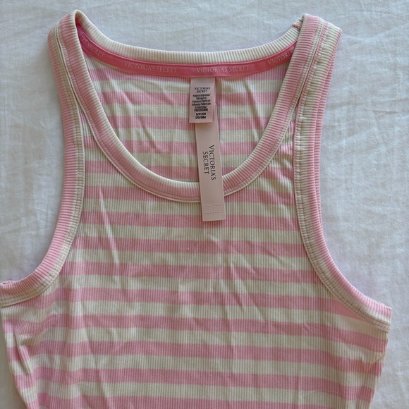 VS Iconic Rib Racerback Tank Top - Picture 3 of 6